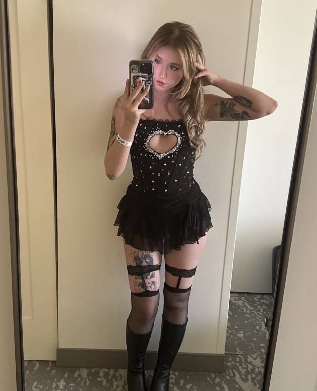 Hi 👋 it’s Megan and I am down to fuck 💦🍆🍑. HMU on tele - Image 3